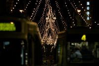 Alexandersgatan med julbelysning.