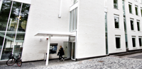 Svenska social- och kommunalhögskolan är en fristående enhet vid Helsingfors universitet. Där kan studerande läsa journalistik och kommunikation, rättsvetenskap, socialpsykologi, socialt arbete och socialpolitik, sociologi eller statskunskap med förvaltning.