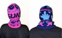 Den anonyma rappare som HBL får kontakt med ur Gun intygar att det är hon själv som stickat bandets masker.