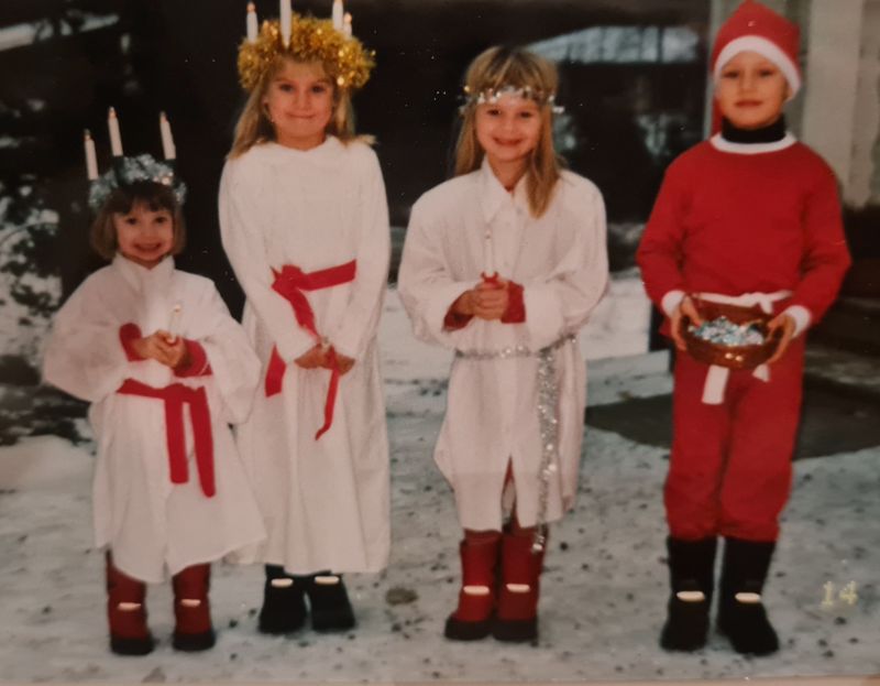 Jenny Karlsson som liten lucia längst till vänster.