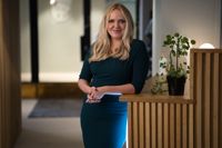– En av våra lösningar är att öka på transparensen inom lönesättning genom en ändring av jämställdhetslagen, säger Katariina Sahlberg, jurist.
