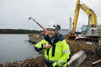 Gasgrids vd Olli Sipilä räknar med att allt är klart för att ta emot den flytande LNG-terminalen i Ingå i december.