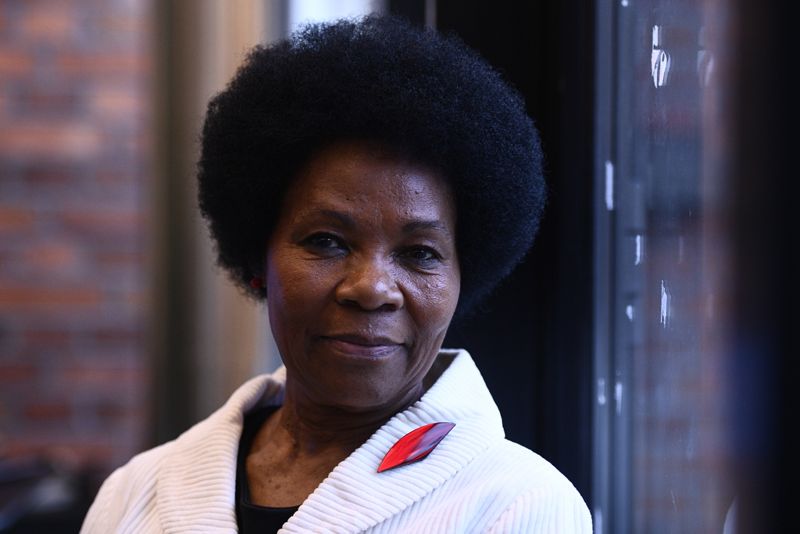 Ordförande i FN:s oberoende panel för rasrättvisa och brottsbekämpning, Yvonne Mokgoro, i samband med en presskonferens i Stockholm.