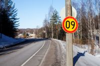 Hastighetsbegränsningen var inte 9 kilometer i timmen utan 60 på den här vägen i Pojo i västra Nyland. Arkivbild.