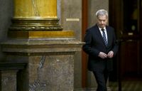 President Sauli Niinistö varnar för en försvars- och säkerhetspolitisk debatt där kärnvapen diskuteras med svag förståelse för vad de egentligen finns till för. Presidenten öppnade den 242:a nationella försvarskursen i Ständerhuset på måndagen.