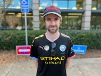 Zack Timms utanför en vallokal i Atlanta efter att ha röstat i mellanårsvalet.