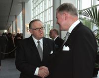 Finland har erbjudits möjligheter att ansluta sig till Nato flera gånger tidigare. Till exempel vid den första antagningsomgången år 1997 erbjöds Finland medlemskap av USA. Även om president Martti Ahtisaari och statsminister Paavo Lipponen var västorienterade, så var deras prioriteter då på annat håll