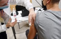I två veckor kan man ännu få vaccin mot covid-19 Busholmen. Efter det är det vårdcentralerna som gäller.