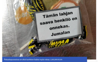 Sådana här godispåsar har hittats runt Peipon koulu, skriver Uusimaa.