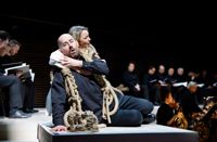 Johannes Weisser som Mauregato och Lydia Teuscher som Estrella.