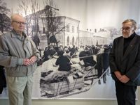 Matti Leivo och Tuomo Kankkunen är glada att Veteranrummets utställning finns, och berättar för de yngre generationerna om krigets vånda.