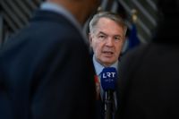 Utrikesminister Pekka Haavisto vid en presskonferens i Bryssel på måndagen.