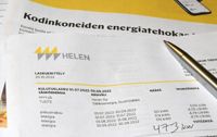 Personer som bor i hushåll med höga elräkningar kan under våren dra av en del av de höga kostnaderna i beskattningen.