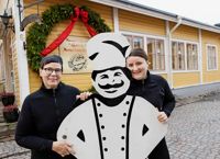 Monica Hänninen (t.v) och Heidi Hänninen på restaurang Hanna Maria ser fram emot årets julsäsong.