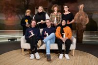 Emma AdBåge, Ellen Strömberg, Elisabet Ericson och Marie Norin, Erik Svetoft och Henrik Wallnäs, samt Nora Khalil är noinerade till årets Augustpris i kategorin barn- och ungdomslitteratur tillsammans med Eva Lindström (inte på bild).