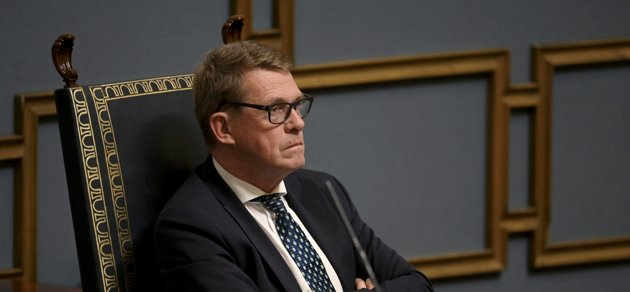 Riksdagen kan fatta alla nödvändiga beslut, oberoende av hur det går med regeringen. Det säger talman Matti Vanhanen, i en intervju för HBL.