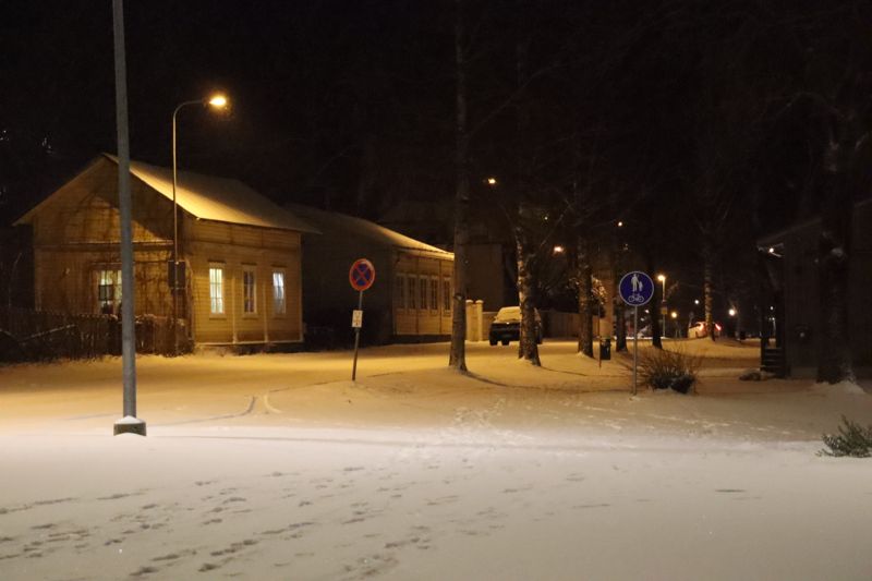 Norra strandgatan i Ekenäs på söndag kväll.