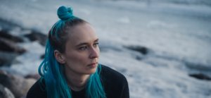 Emma Raunios sång imponerade så mycket på orkestern Wegelius kammarstråkar att de ville fördjupa samarbetet med henne. Resultatet blev en serie julkonserter och en skiva.