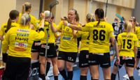 PSS:s damlag spelar ligamatch mot Classic från Tammerfors på söndagen. Gulklädda elever i de lägre klasserna får se matchen gratis.