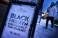 Trots sviktande köpkraft: Företagen tror på köpfest under Black Friday.