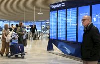 Finavia varnar för att det kraftiga snöfallet kan störa flygtrafiken på Helsingfors-Vanda flygplats