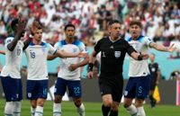 För att få bukt med tidsslöseri har Fifa bett VM-domarna att lägga på rejält med tilläggstid, enligt tidigare domaren Jonas Eriksson.