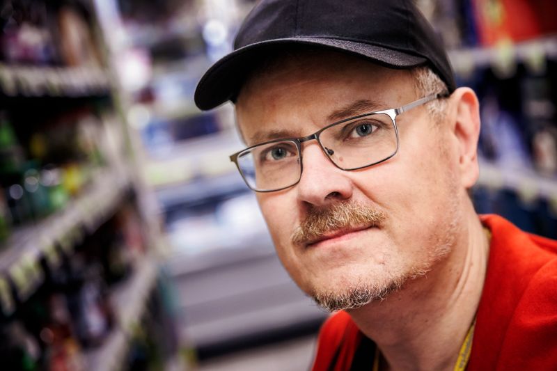 Sina sommarsemestrar brukar Aki Snabb använda till språkresor. I somras åkte han till västra Ukraina för att förbättra sina kunskaper i ukrainska och romani.