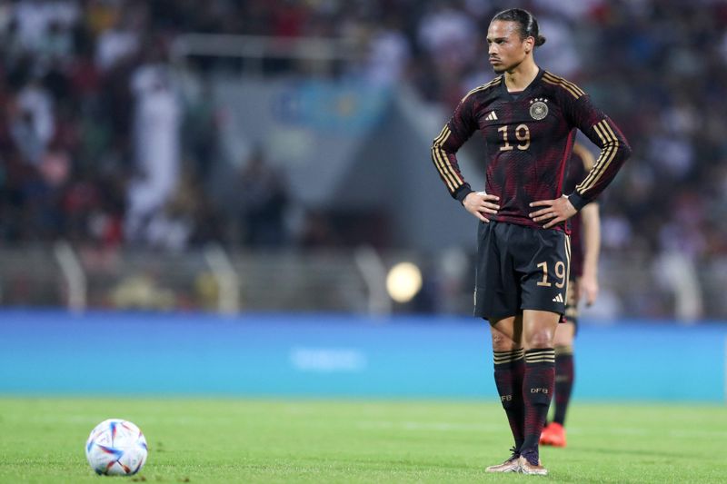 Tyskland får klara sig utan Leroy Sané mot Japan.