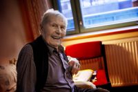 Gunnar Stolt kan blicka tillbaka på Finlands 105-åriga historia med en skärpa som de flesta av hans jämnåriga saknar. Han föddes året innan Finland blev självständigt och har själv upplevt varje händelse i riket. Nu hoppas han på att han ska få uppleva dagen då Finland blir fullvärdig medlem i Nato. – Det är det bästa sättet att försäkra oss om att Finland förblir självständig även i framtiden, anser han.