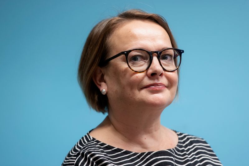 Johanna Latvala oroas av att det inte finns nationella anvisningar för hur skolorna ska hantera sådana här fall.