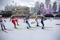 Sveriges Calle Halfvarsson (t.v.), Norges Even Northug, Polens Kamil Bury, Finlands Joni Mäki, Sveriges Emil Danielsson och USA:s Ben Ogden i kvartsfinalerna i den klassiska sprinten i Ruka.