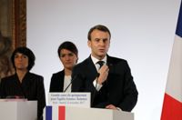 Frankrikes president Emmanuel Macron utlovar krafttag mot kvinnovåld i ett tal för att högtidlighålla att lördagen är Internationella dagen mot våld mot kvinnor.