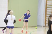 TALANG. 15-åringen Milla Lindroos deltar i april på handbollsförbundets läger för högstadieflickor och nästa höst inleder hon gymnasiestudierna på handbollsgymnasiet i Kisakallio.