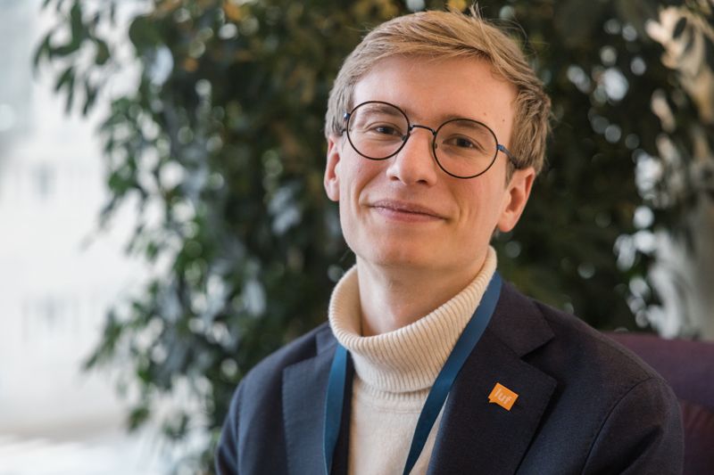 Liberala ungdomsförbundets ordförande Erik Berg är försiktigt optimistisk när det gäller regeringssamarbetet.