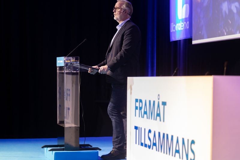 Liberalernas nyvalda ordförande Johan Pehrson anser att det är dags att sluta bråka internt om vägvalet. Det är Tidöavtalet som gäller, säger han.