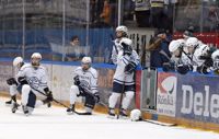 Espoo United är ett praktexempel på hur dåligt damhockeylag kan behandlas. Då herrlaget gjorde enorma ekonomiska förluster och klubben måste spara valde man att lägga ner damlagets verksamhet.