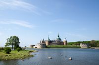 Historiskt slott. Kalmar slott stod i centrum för stormaktspolitik när drottning Margareta 1397 skapade en första union av de nordiska länderna Danmark, Norge och Sverige – Kalmarunionen.