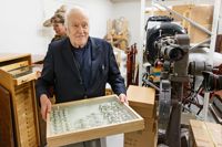 DONATION. Carl-Johan Widéns unika fjärilssamling omspänner över sjuttio år av systematiskt samlande i ett begränsat område i östra Nyland. I veckan donerade han samlingen till Borgå museum.