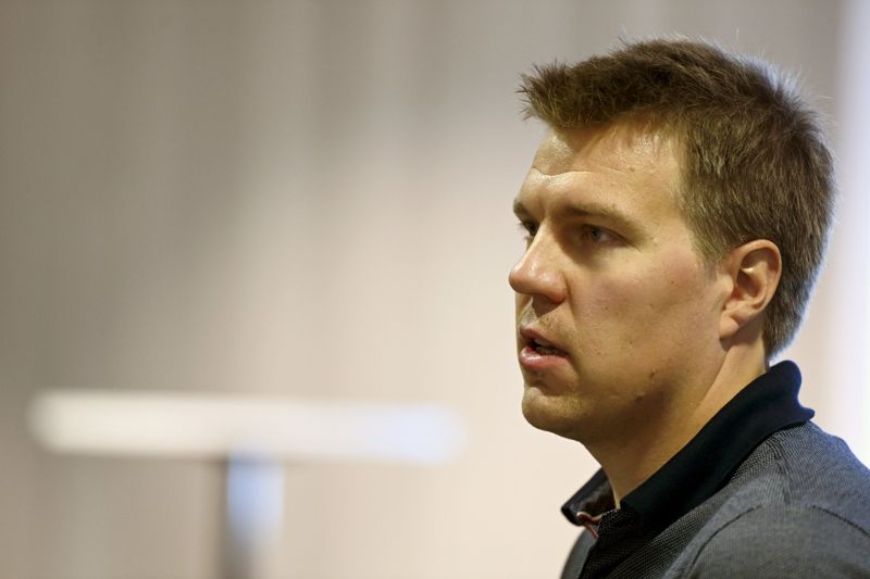 Ishockeyspelaren Teemu Ramstedt önskar att den finländska klubblagskulturen skulle vara starkare.