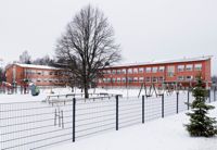 Synnerligen otrevligt. Under de senaste veckorna har nålar i skolmaten påträffats fyra gånger i Kvarnbackens skola. Tills vidare är det oklart vem eller vilka som står bakom gärningarna.