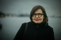 Nina van den Brink född i Borgå vann Augustpriset i år med sin faktabok om städerskan, aktivisten och författaren Maja Ekelöf. Boken heter Jag har torkat nog många golv.
