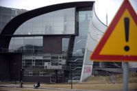 Konstnärer bojkottar Kiasma på grund av att Poju Zabludowicz sitter i styrelsen för stödstiftelsen. Han menar i ett svar till Yle att det hela baserar sig på felaktig information.