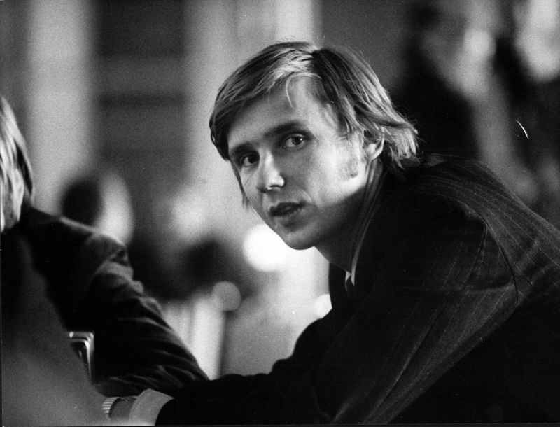 Erkki Tuomioja år 1975. Han har varit riksdagsledamot hela 1970-talet och på nytt invald sedan år 1991.