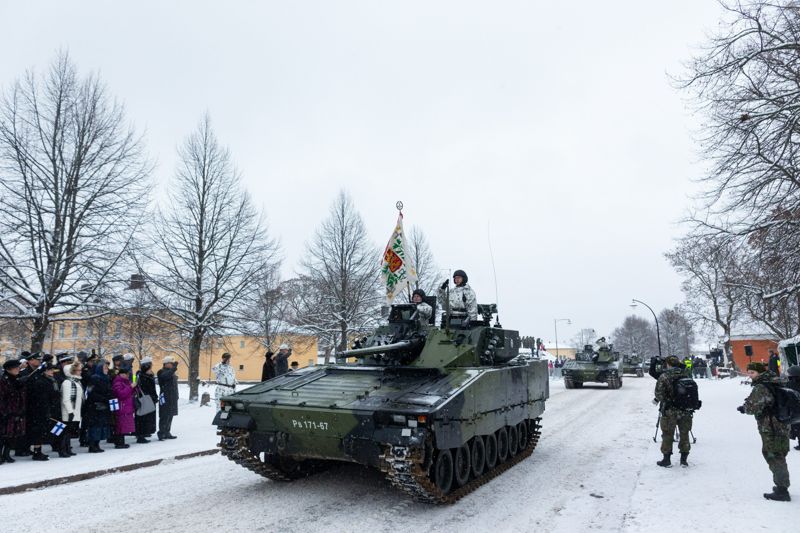 Försvarsmakten firade Finlands självständighet med en nationell parad i Fredrikshamn.