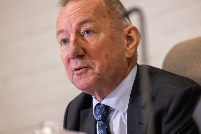 Rättens ordförande, lagman Per Sundberg, vid tisdagens pressträff efter att domen mot Theodor Engström meddelats.