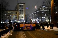 Många hade samlats för att demonstrera mot högerextremism i Helsinki ilman natseja -tåget. 