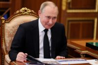 Rysslands president Vladimir Putin. Bilden togs under ett möte i tisdags.