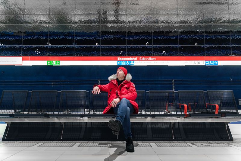 Stefan Lindfors konstaterar att många säkert är mer intresserade av att rusa till metron, eller komma från hållplatsen så fort som möjligt, än av konsten. Men han hoppas att många ändå stannar upp och reflekterar över verken som finns där.
