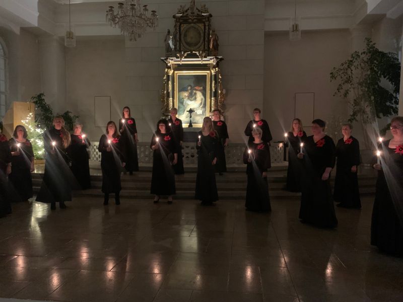 GIrls'n Qvinns avslutade sin julkonsert i ljussken.
