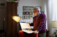 Tack vare sina mappar kan Egil Green berätta hurdant väder det varit i Borgå varje dag sedan 1974. Hans eget favoritväder på vintern är soligt och det får gärna finnas lämpligt med snö. – Men för den här vintern börjar snömängden vara alldeles tillräcklig.